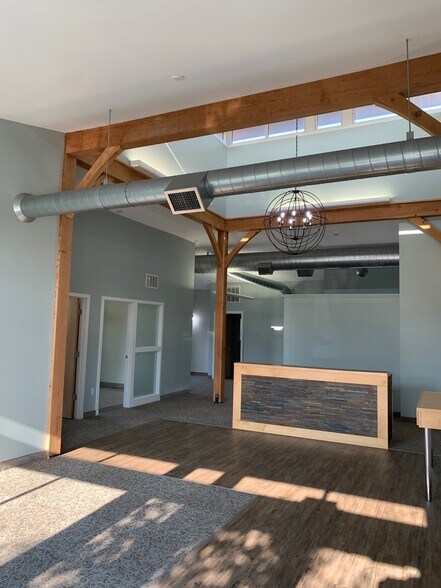 More Photos Of 6250 Jupiter Ave NE, Belmont Office For Lease