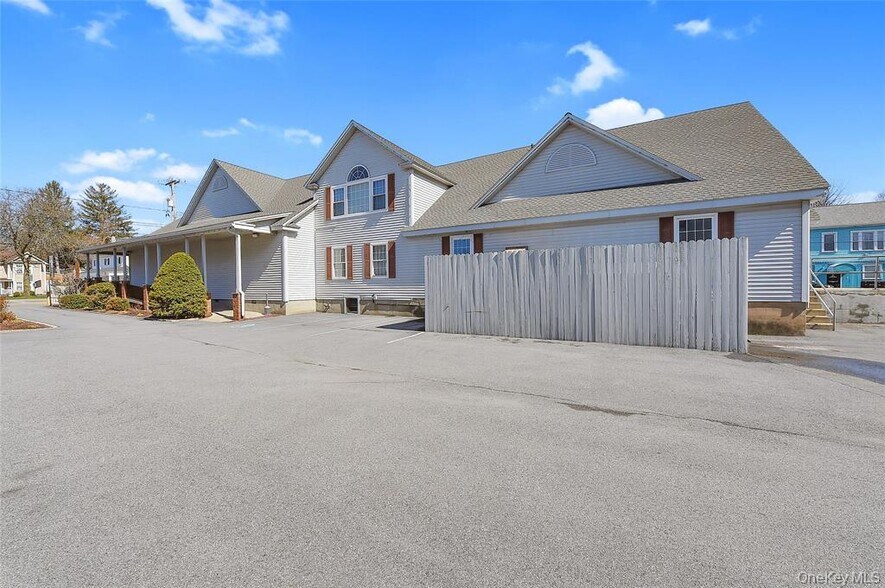 More Photos Of 868-870 Main St, Hopewell Junction Supermarket For Sale