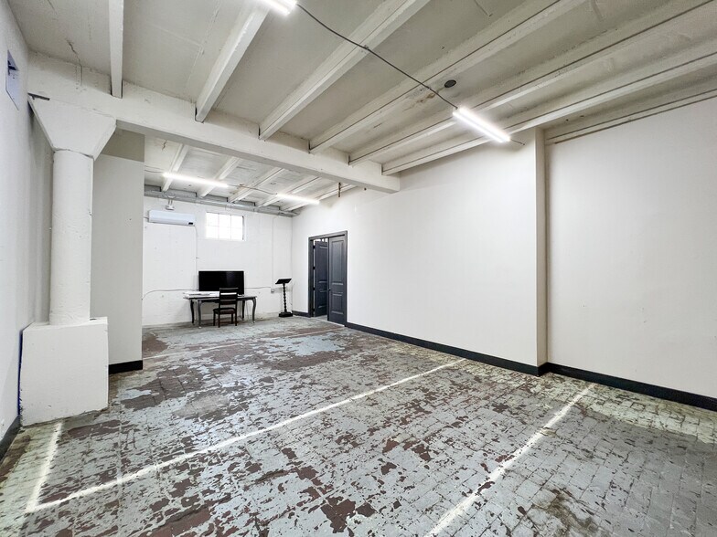 More Photos Of 11 Sullivan Way, Asheville Warehouse For Lease