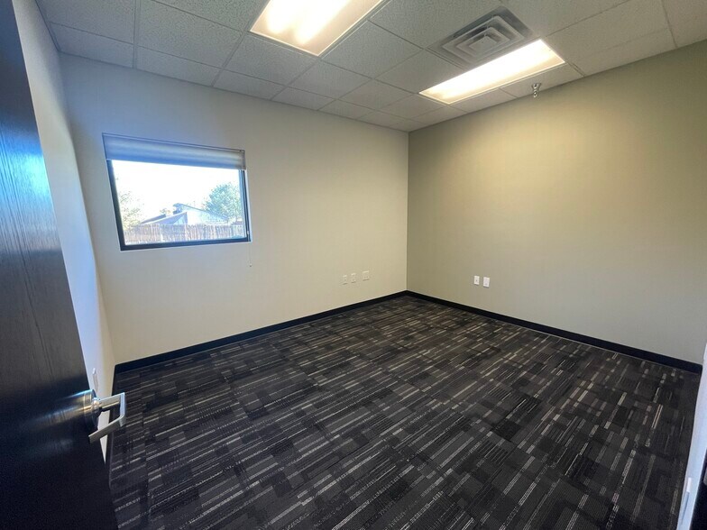 More Photos Of 2700 Farmington Ave, Farmington Office For Sale