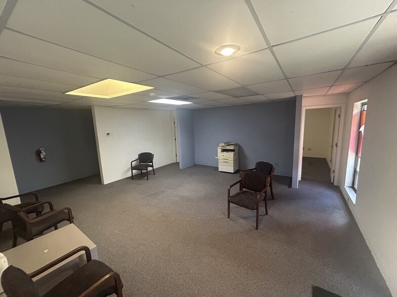 More Photos Of 4242 Gypsy St, Sarasota Warehouse For Sale