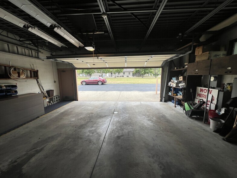 More Photos Of 1932 E Whipp Rd, Dayton Office For Sale