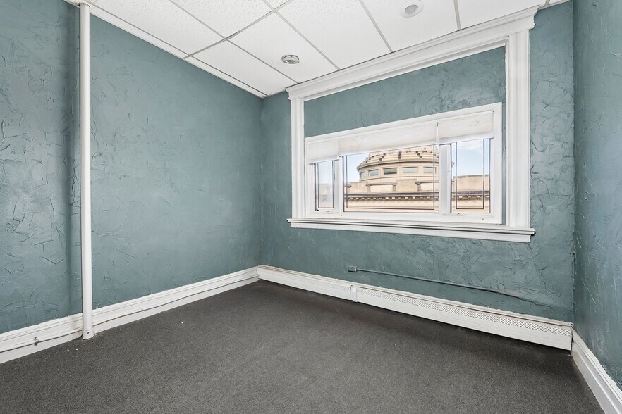 More Photos Of 507 32nd St, Union City Storefront Retail Office For Sale