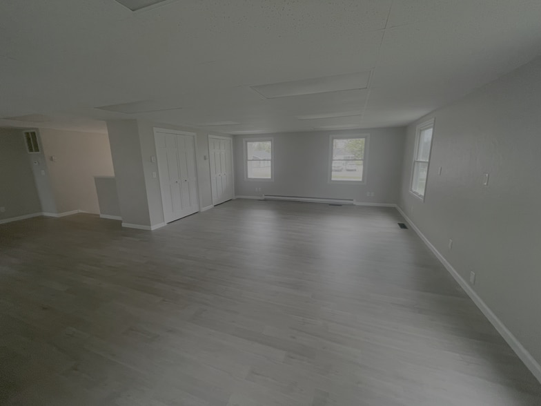 More Photos Of 1336 American Dr, Neenah Loft Creative Space For Lease