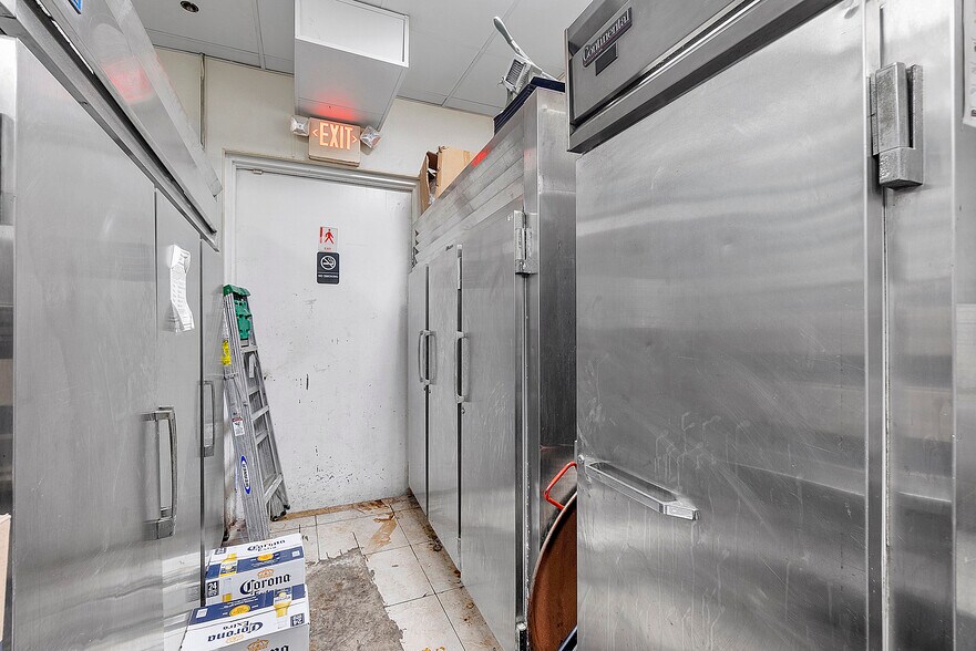 More Photos Of 401 W Atlantic Ave, Delray Beach Storefront Retail Office For Lease