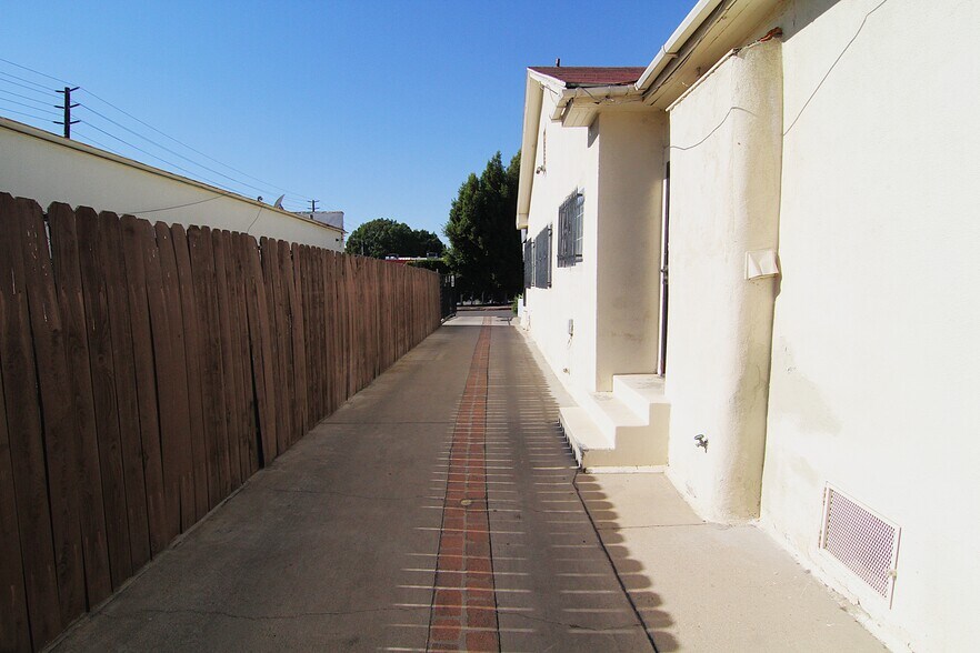 More Photos Of 1108 N Kenmore Ave, Los Angeles Storefront Retail Residential For Sale