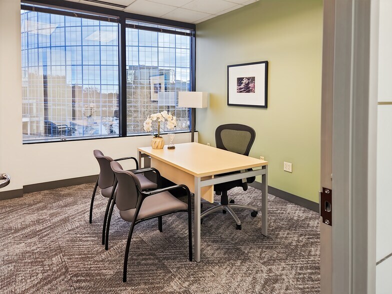 More Photos Of 2 Cityplace Dr, Creve Coeur Coworking Space