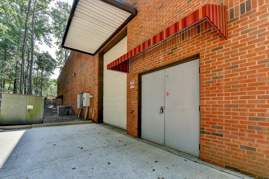 More Photos Of 1310 Capital Cir, Lawrenceville Warehouse For Sale