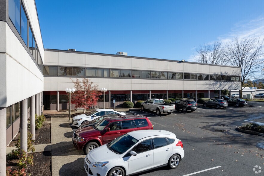More Photos Of 14821-14935 SE 82nd Dr, Clackamas Office For Lease