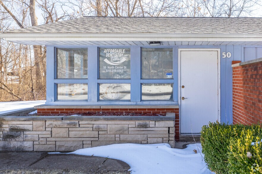 More Photos Of 50 N Center St, East Alton Medical For Sale