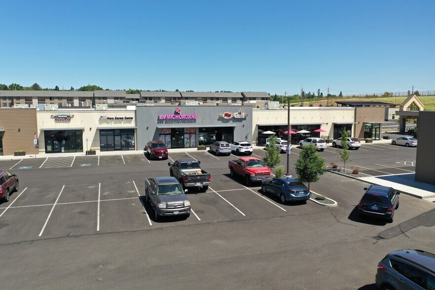 More Photos Of 6411 W Nob Hill Blvd, Yakima General Retail For Lease