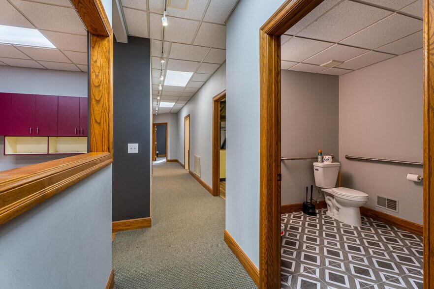 More Photos Of 6490 Main St, Buffalo Medical For Lease