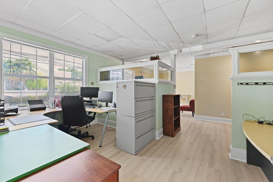 More Photos Of 828 White St, Key West Office For Lease