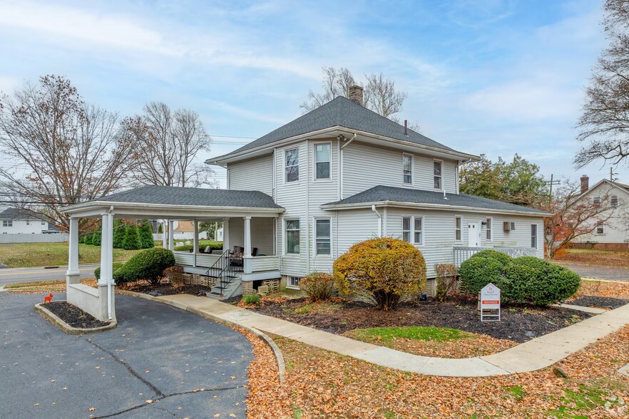 More Photos Of 149 W Main St, Freehold Medical For Sale