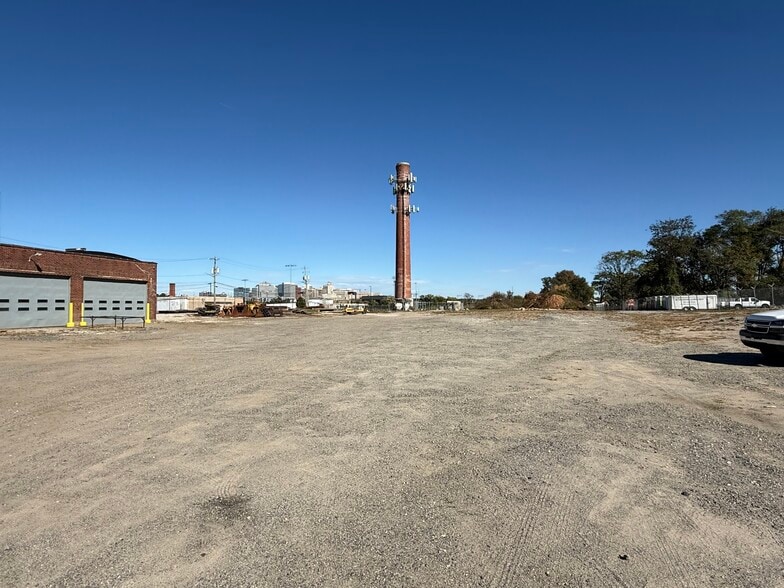 More Photos Of 801 Garasches Ln, Wilmington Warehouse For Sale