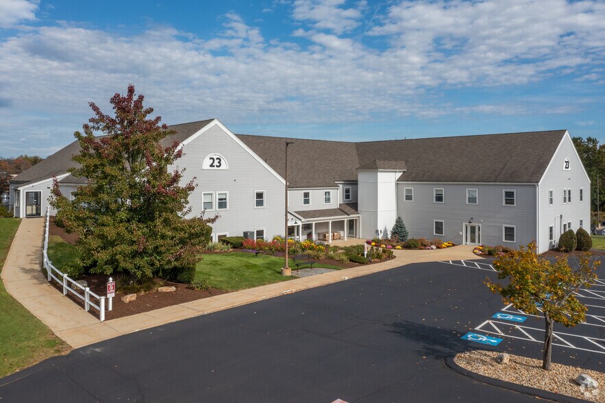 Primary Photo Of 23 Stiles Rd, Salem Medical For Sale