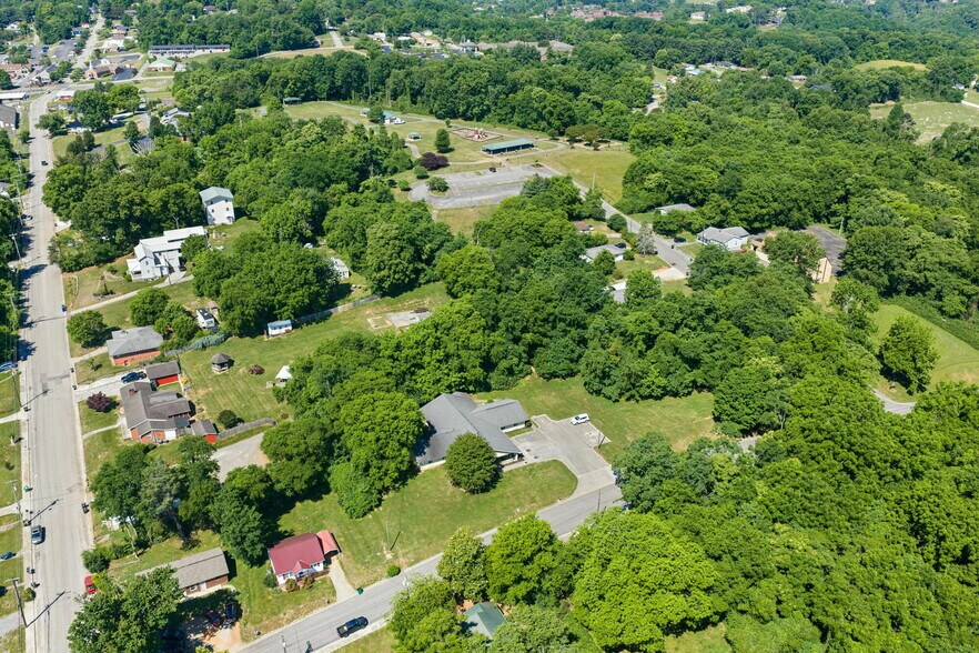 More Photos Of 825 Donna St, Morristown Apartments For Sale