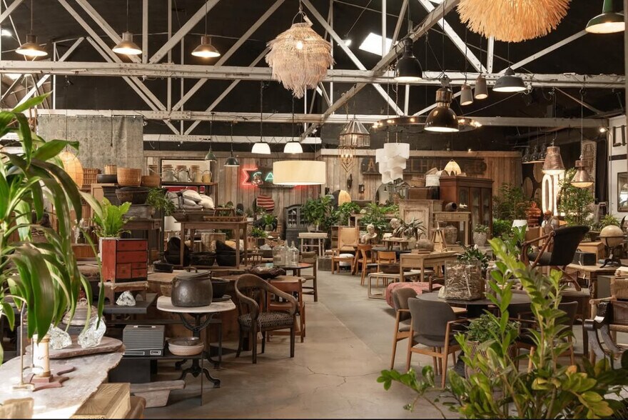 More Photos Of 3334 S La Cienega Pl, Los Angeles Warehouse For Lease