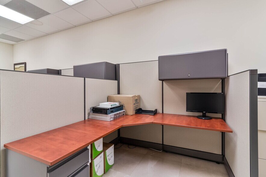 More Photos Of 1600 Ponce De Leon Blvd, Coral Gables Office For Lease