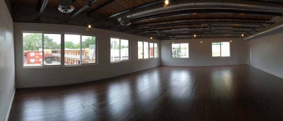 More Photos Of 343 6th Ave N, Saint Petersburg Storefront Retail Office For Sale