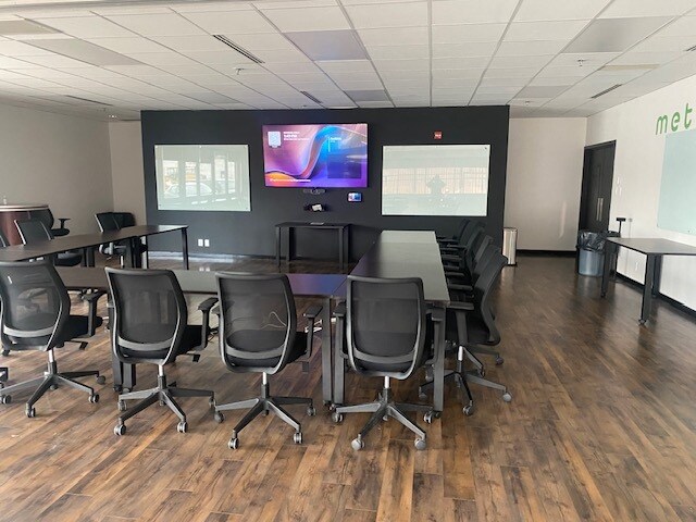 More Photos Of 300 E Walnut St, Evansville Telecom Hotel Data Hosting For Lease