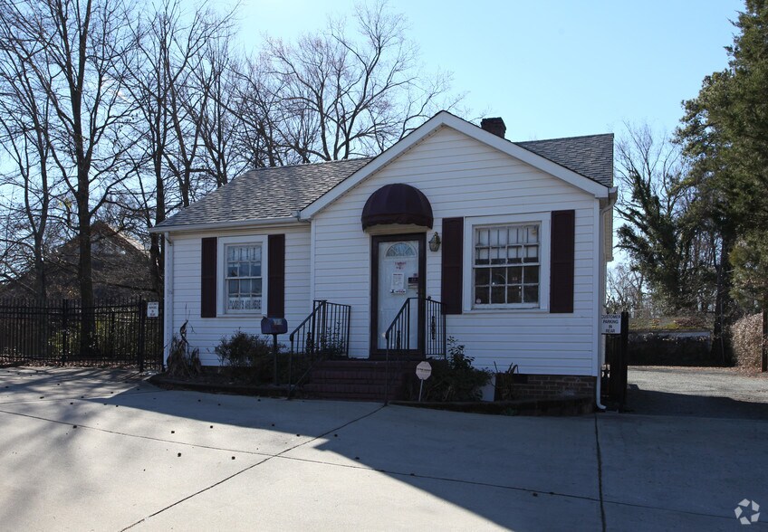 More Photos Of 2715 West Blvd, Charlotte Freestanding For Sale