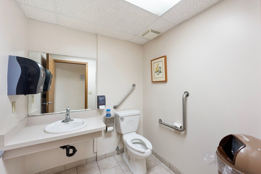 More Photos Of 6957 NW Highway 10, Anoka Office For Lease