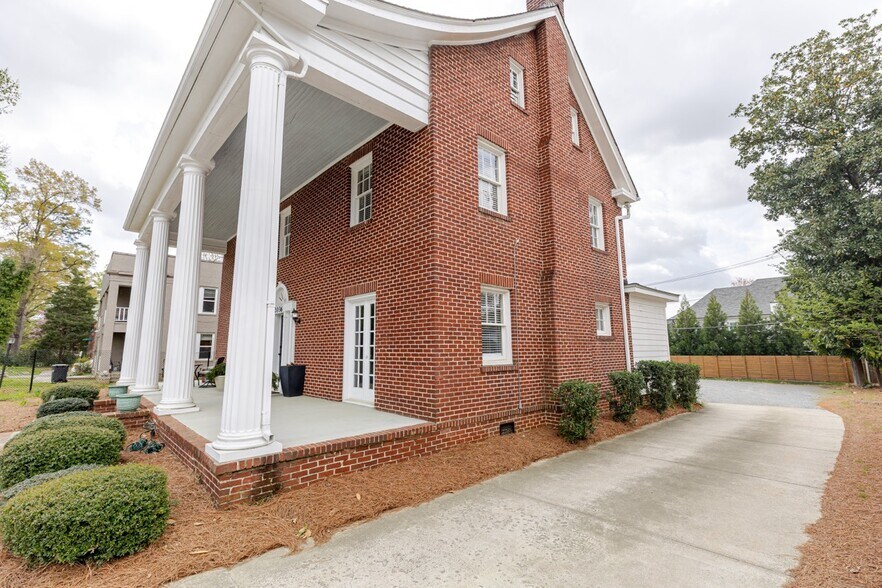 More Photos Of 2036 E 7th St, Charlotte Loft Creative Space For Sale