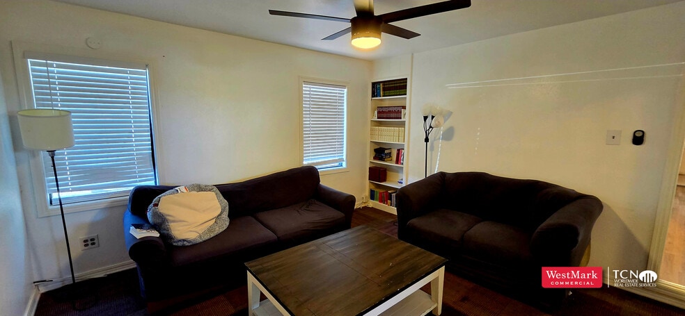 More Photos Of 5015 Knoxville Ave, Lubbock Office For Sale