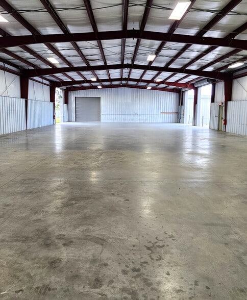 More Photos Of 1261 Butler Rd, League City Warehouse For Lease