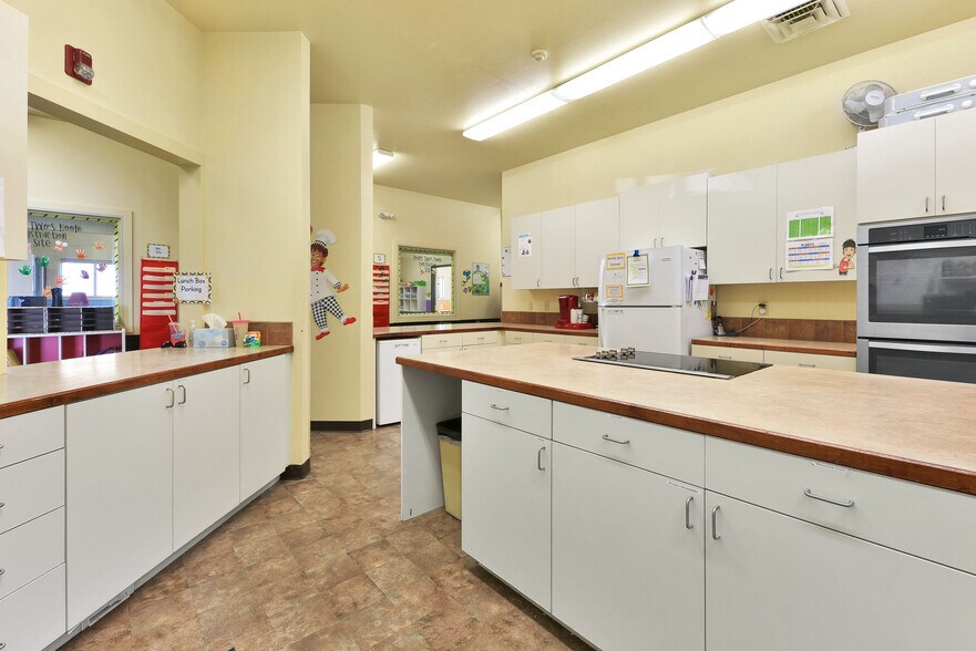 More Photos Of 2490 S Cloverdale Rd, Boise Daycare Center For Sale