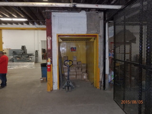 More Photos Of 2508 W Maypole Ave, Chicago Warehouse For Lease