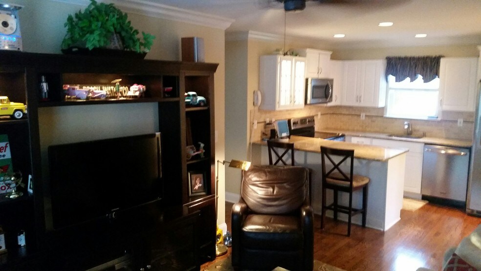 More Photos Of 152 Magnolia Ln, Middletown Veterinarian Kennel For Lease