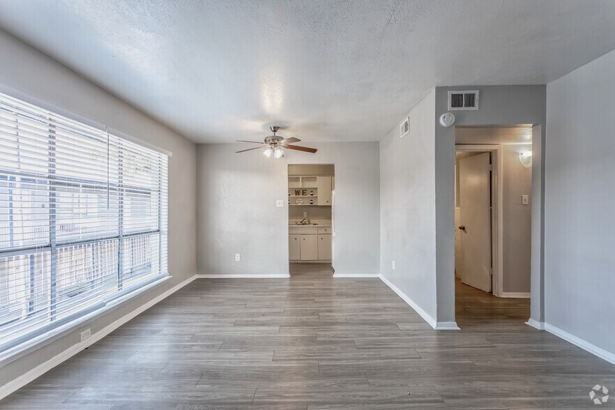 More Photos Of 2710 W Walnut St, Garland Apartments For Sale