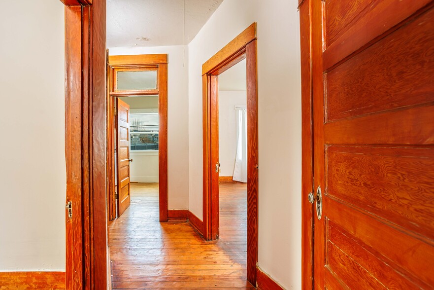 More Photos Of 2726 NE Alberta St, Portland Storefront Retail Residential For Lease