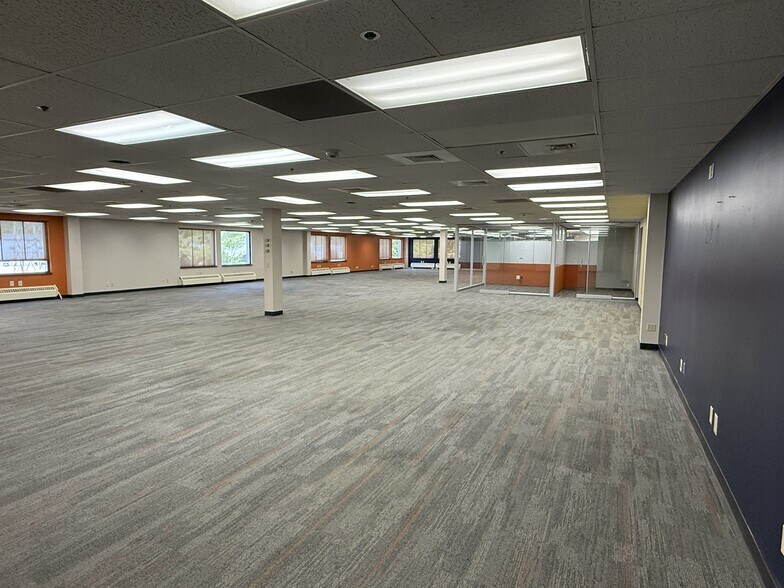 More Photos Of 2460 Kerper Blvd, Dubuque Warehouse For Lease