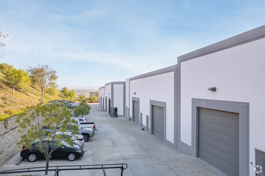 More Photos Of 42210 Roick Dr, Temecula Warehouse For Lease