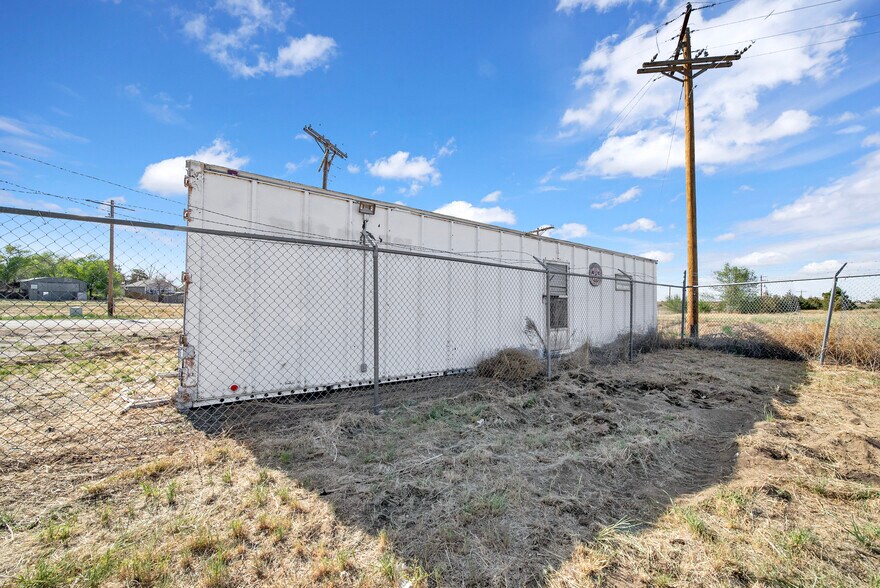 More Photos Of 104 Main St, Wiggins Industrial For Sale