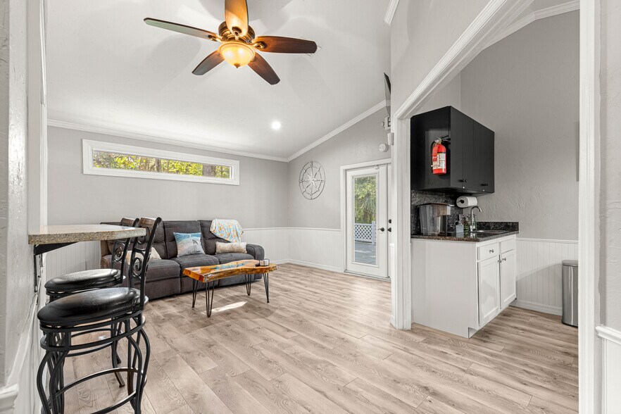 More Photos Of 110 NE Crystal St, Crystal River Specialty For Sale