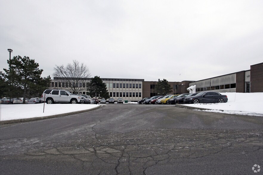 More Photos Of 2489 N Sheridan Way, Mississauga Office For Sale