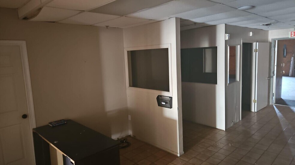 More Photos Of 2506 W Exprwy 83, Mission Warehouse For Sale