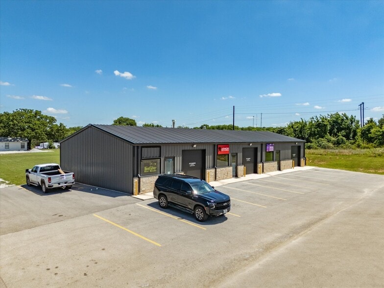More Photos Of 200-225 West Side Dr, Decatur Light Distribution For Lease