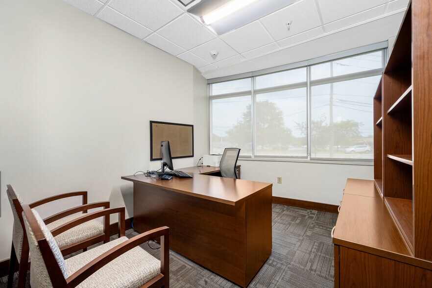 More Photos Of 3020 Orchard Park Rd, Buffalo Office For Sale