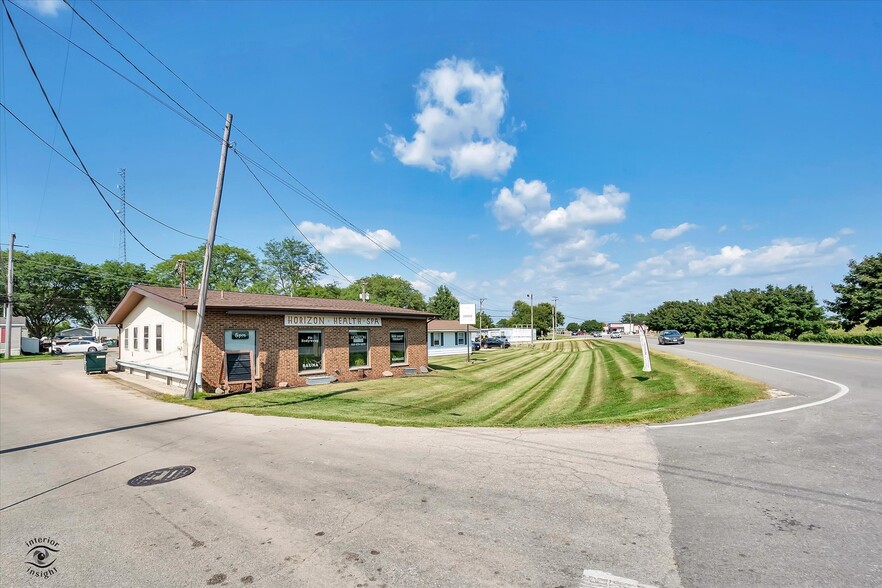 More Photos Of 1112 E Railroad St, Sandwich Medical For Lease