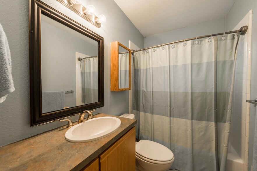 More Photos Of 2525-2527 S University Blvd, Denver Apartments For Sale