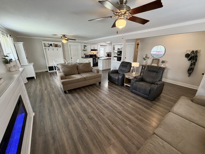 More Photos Of 831 FM 2917 Rd, Alvin Religious Facility For Sale