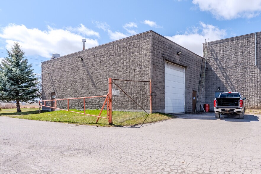 More Photos Of 9 Hawk St, Nanticoke Industrial For Sale