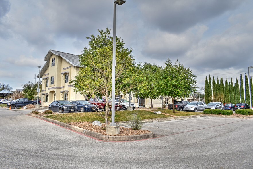 More Photos Of 11515 Toepperwein Rd, San Antonio Medical For Lease