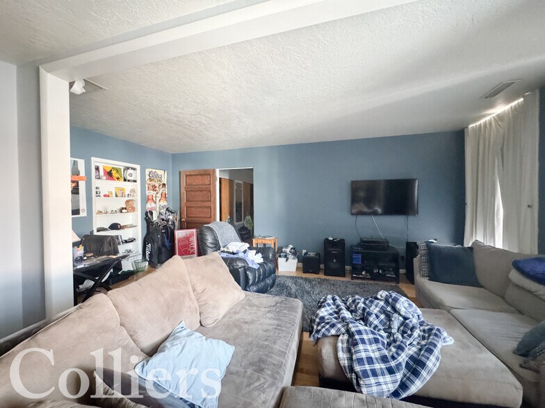 More Photos Of 102 N Main St, Pocatello General Retail For Sale