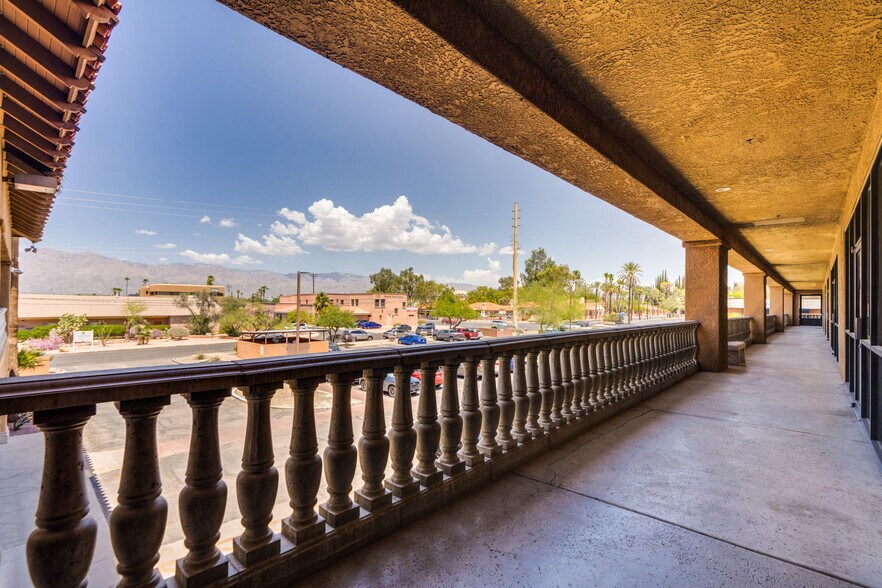 More Photos Of 1101 N Wilmot Rd, Tucson Unknown For Lease